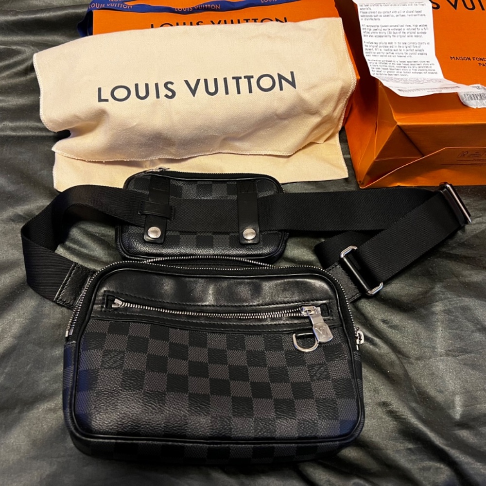 Louis Vuitton men messenger bag - Picture 2 of 4